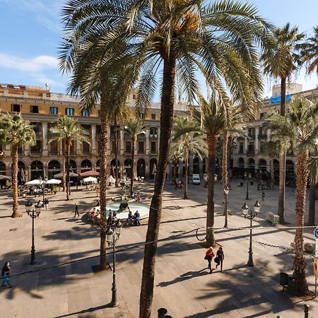 Do Placa Reial Powered By Sonder Barcelona Exterior photo Plaça Reial