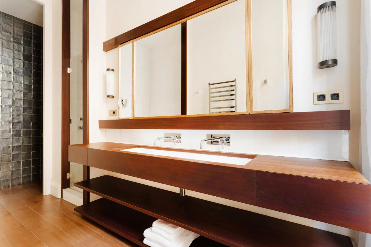 Do Placa Reial Powered By Sonder Barcelona Exterior photo Bathroom