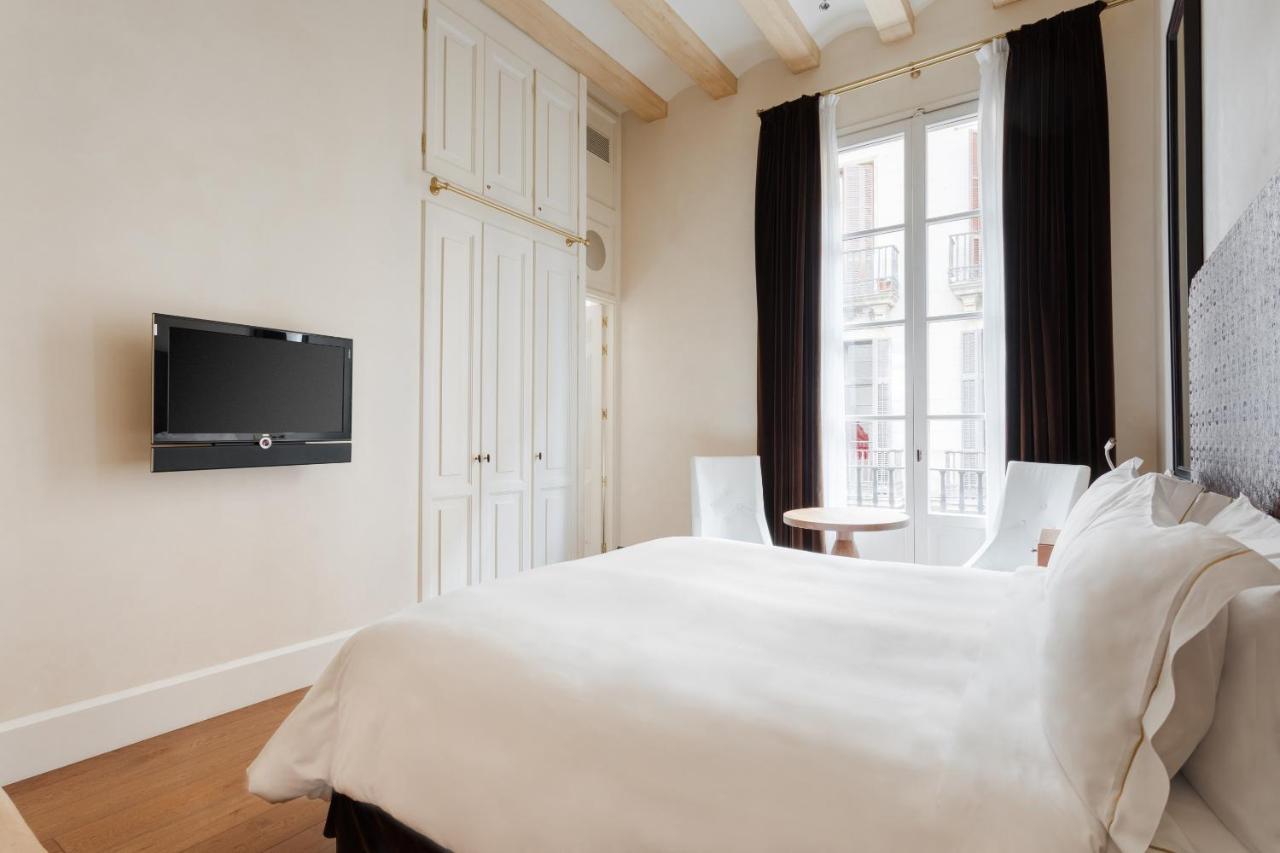 Do Placa Reial Powered By Sonder Barcelona Exterior photo A room at the hotel