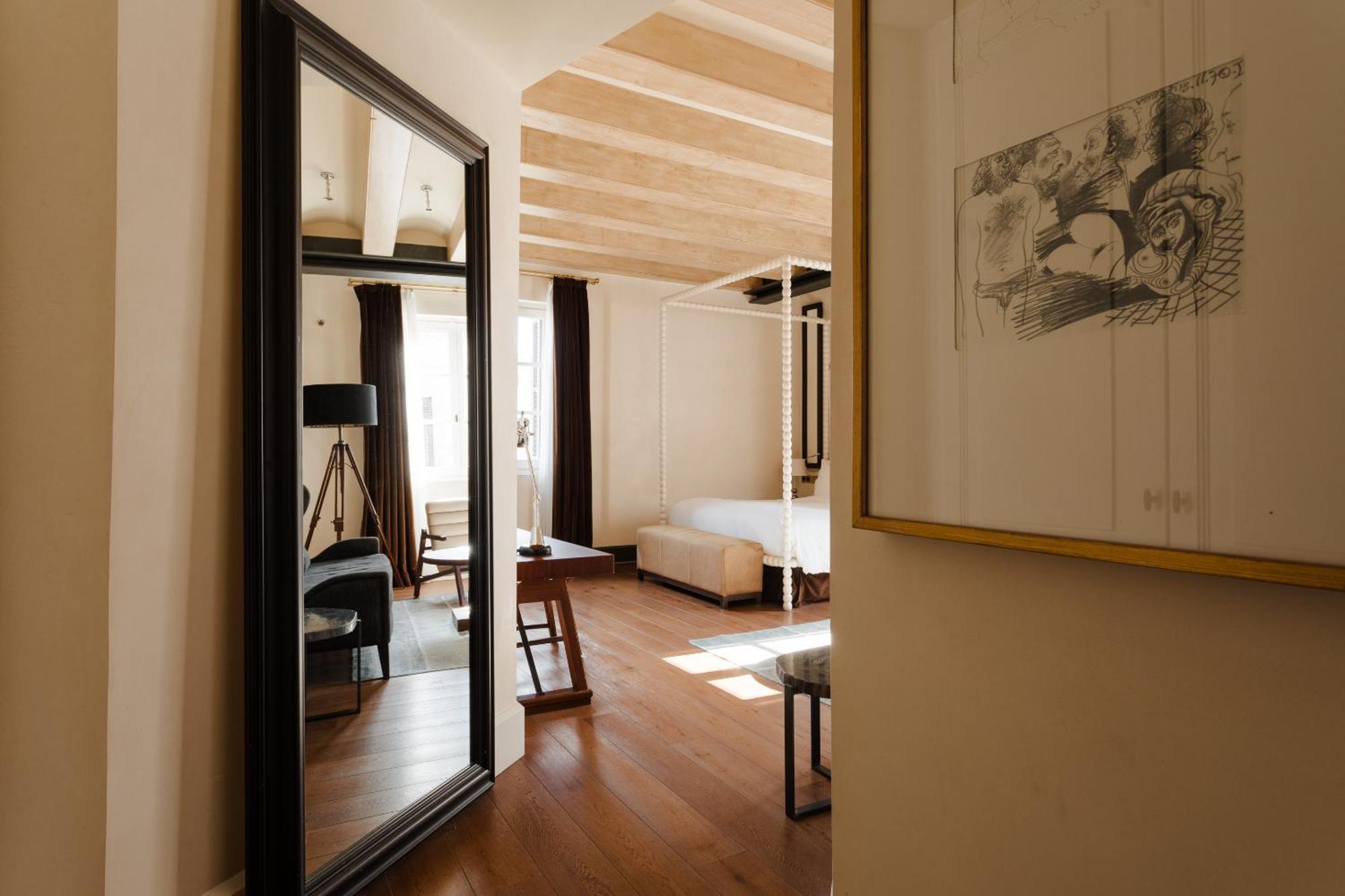 Do Placa Reial Powered By Sonder Barcelona Room photo A room at the hotel