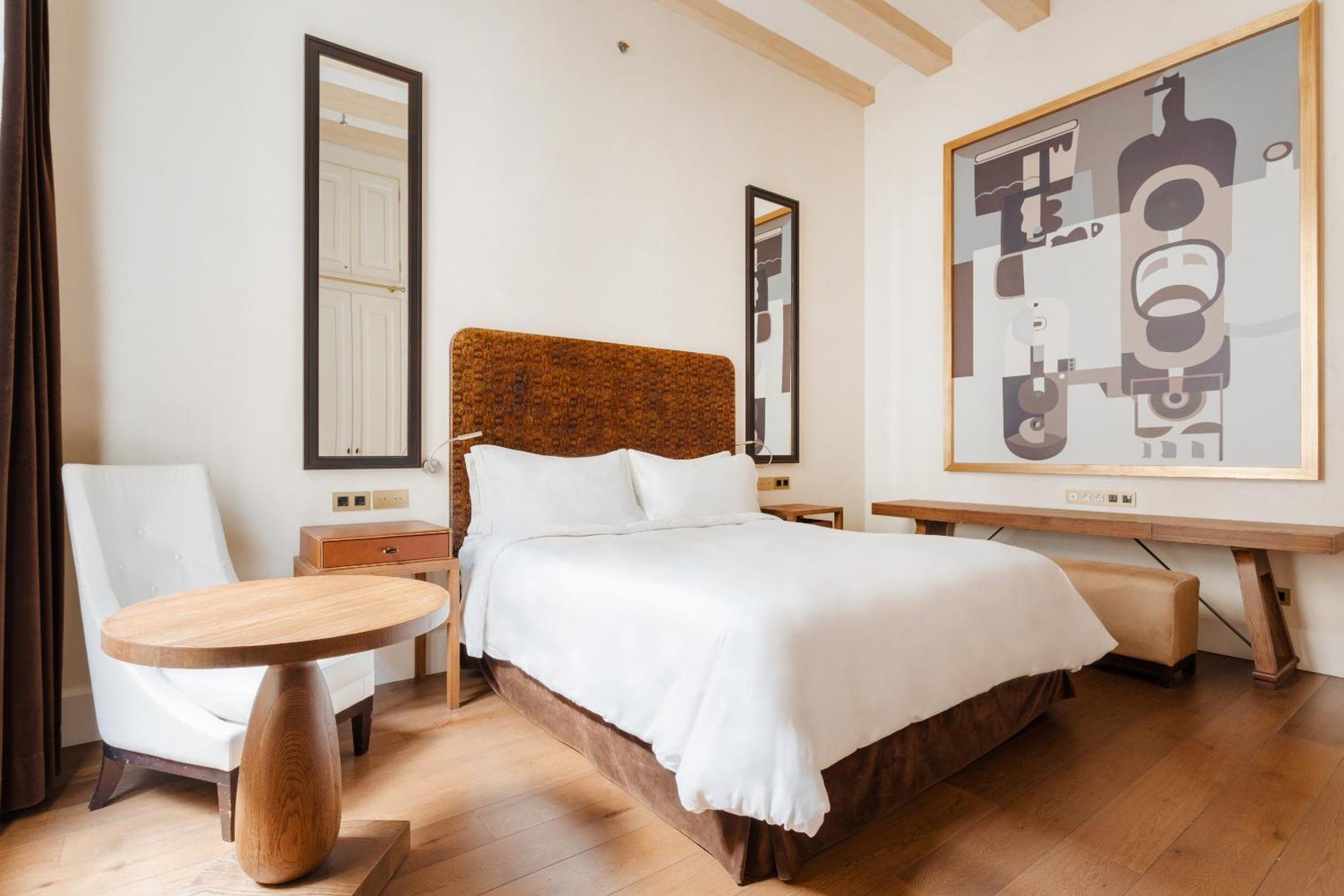 Do Placa Reial Powered By Sonder Barcelona Room photo A room at the hotel