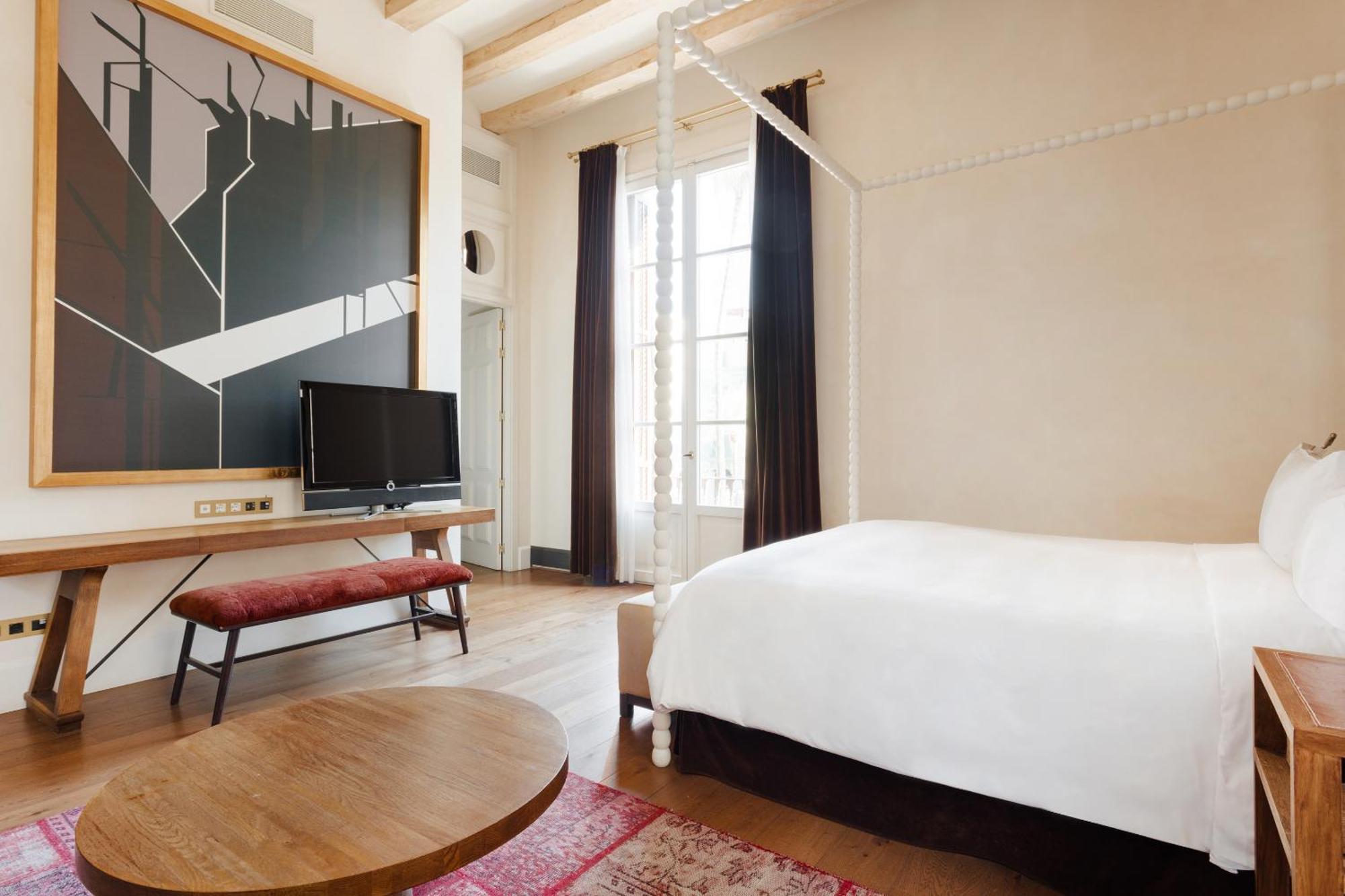 Do Placa Reial Powered By Sonder Barcelona Room photo A room at the hotel