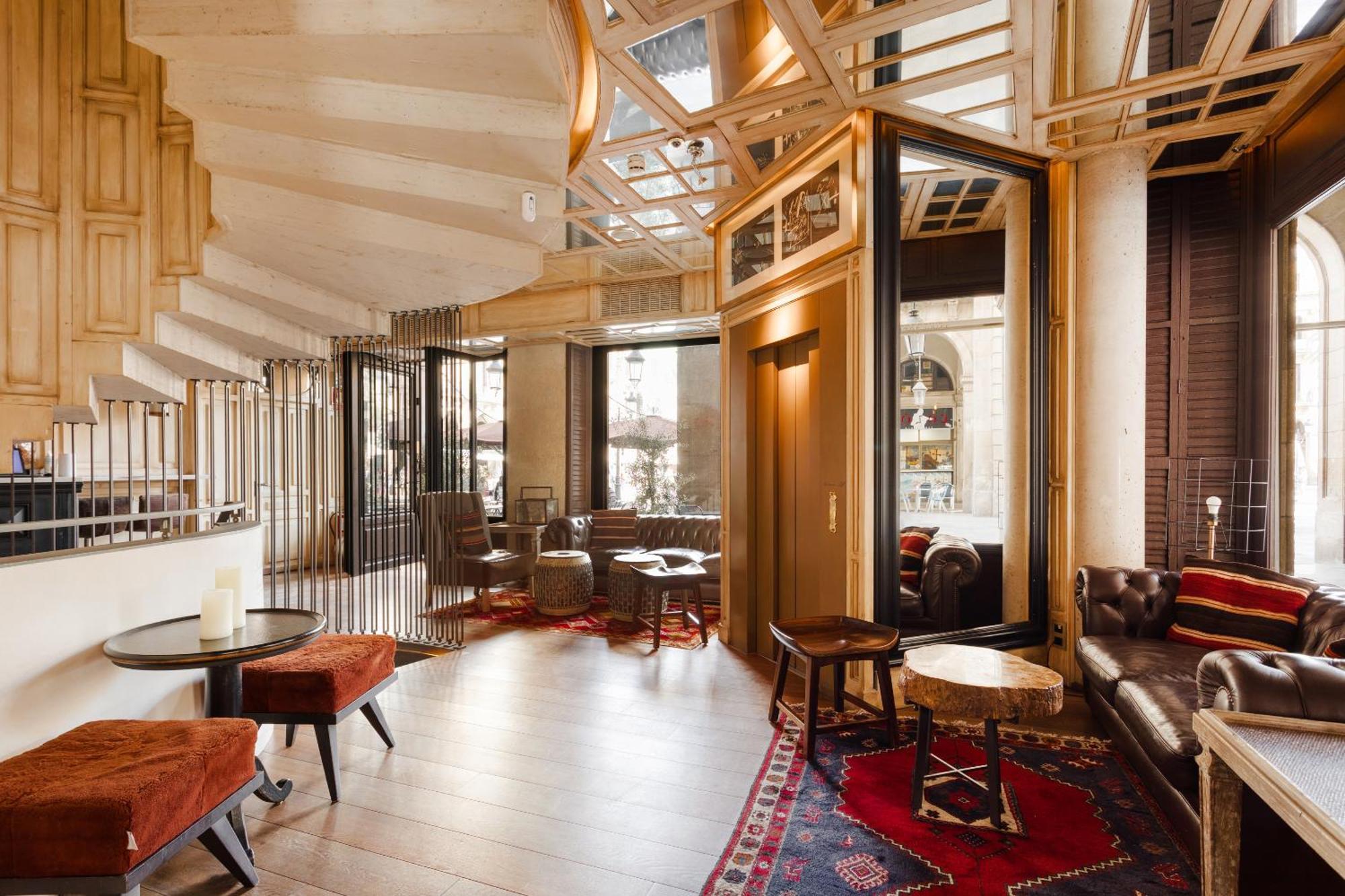 Do Placa Reial Powered By Sonder Barcelona Exterior photo The interior of the hotel