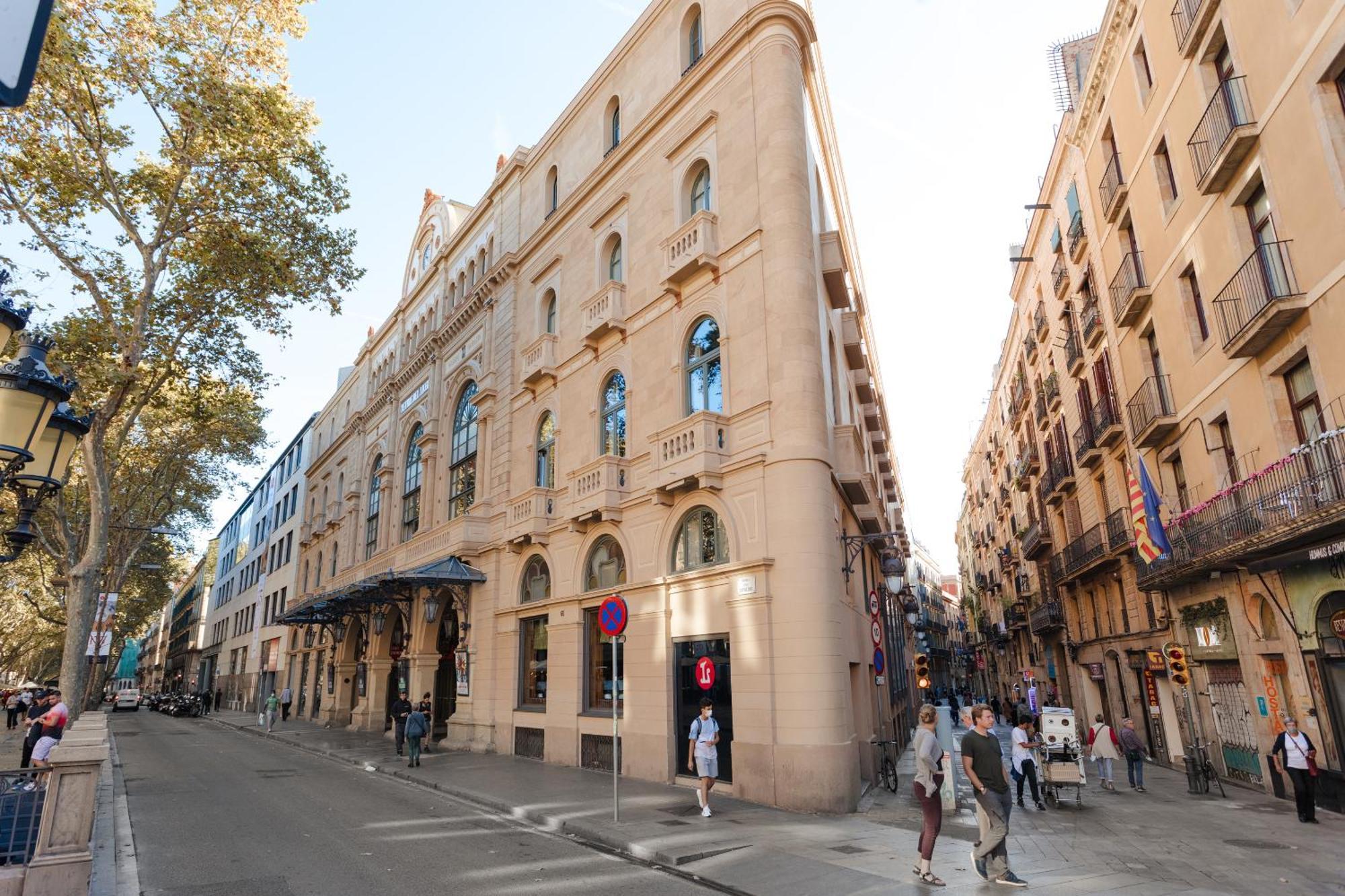 Do Placa Reial Powered By Sonder Barcelona Exterior photo The hotel in 2016